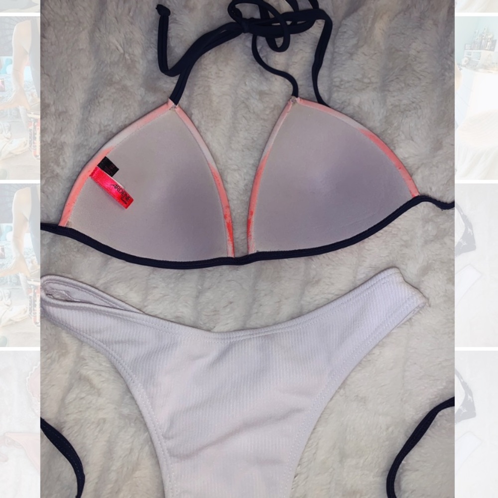Bikini! - Picture 3 of 4